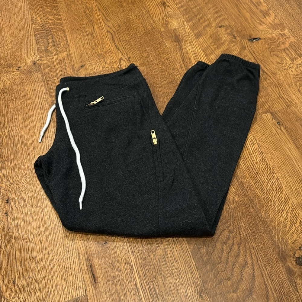 Monrow Women’s Sweatpants Black and Gold Size Small